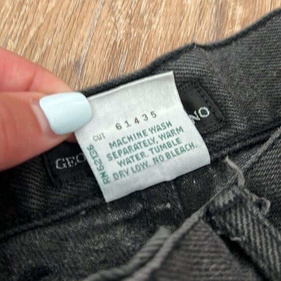 Guess by Marciano • Vintage long denim shorts - Picture 8 of 11